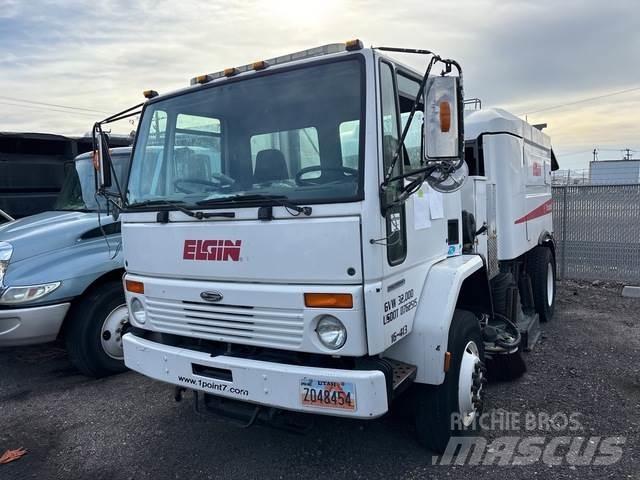 Freightliner  Kamioni za čišćenje ulica