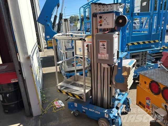 Genie AWP-30S Vertikalne radne podizne platforme