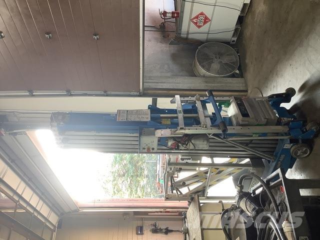 Genie AWP-40S Vertikalne radne podizne platforme
