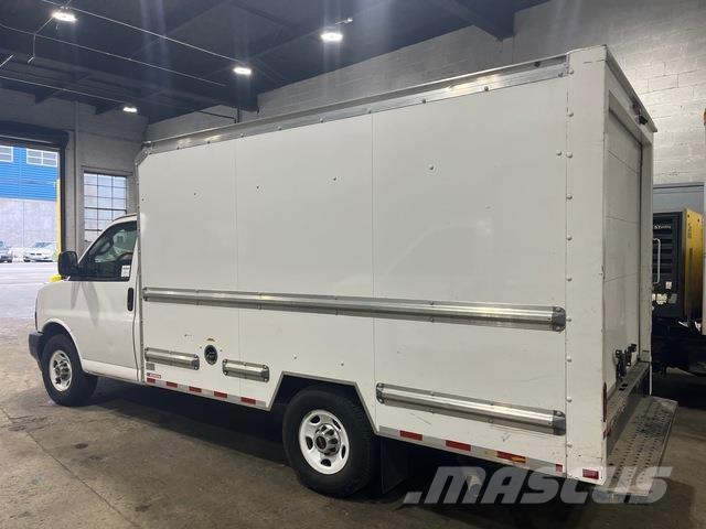 GMC Savana Sanduk kamioni