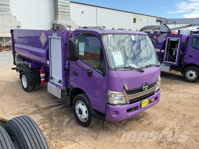 Hino 195 Kamioni cisterne