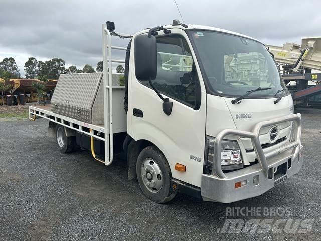 Hino 300 Kamioni sa otvorenim sandukom
