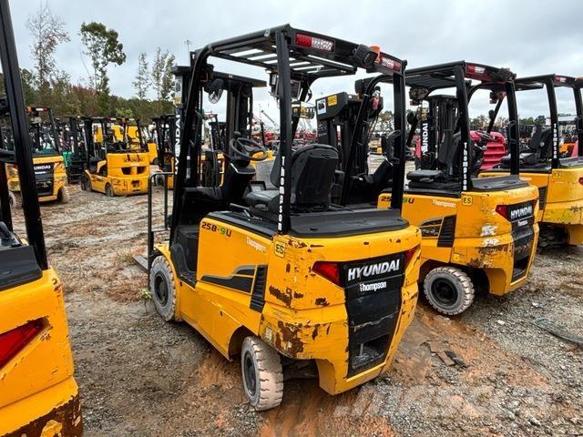 Hyundai 25B-9U Električni viličari