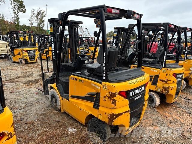 Hyundai 25B-9U Električni viličari