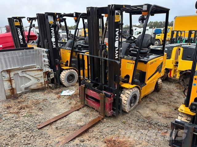 Hyundai 25B-9U Električni viličari