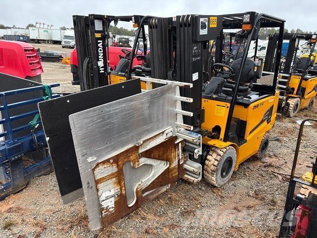 Hyundai 25B-9U Električni viličari