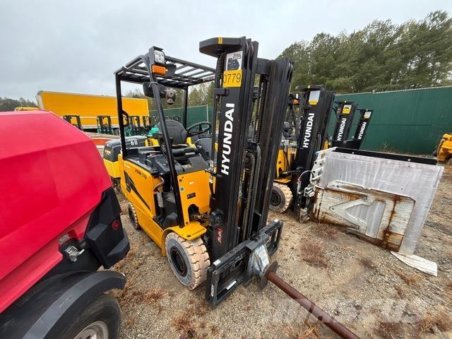 Hyundai 25B-9U Električni viličari