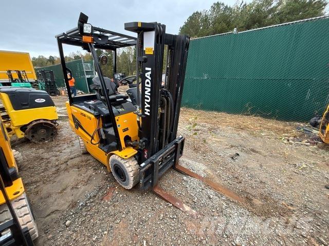 Hyundai 25B-9U Električni viličari