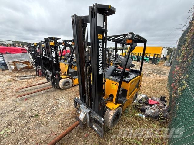 Hyundai 25B-9U Električni viličari