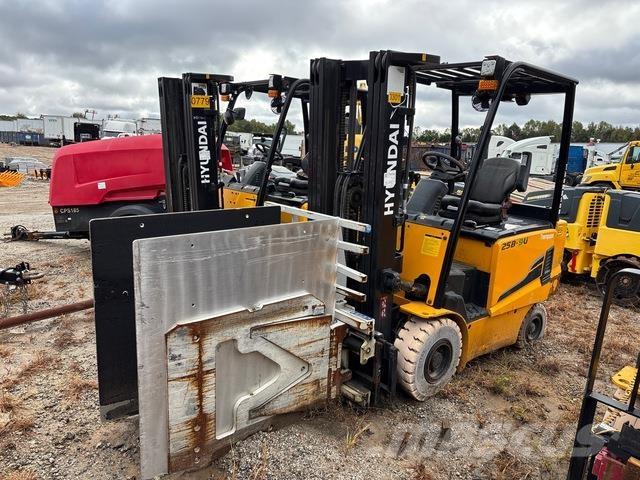 Hyundai 25B-9U Električni viličari