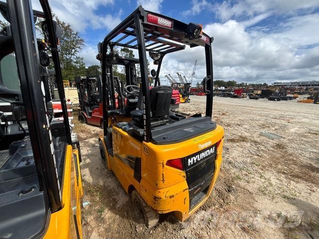 Hyundai 25B-9U Električni viličari