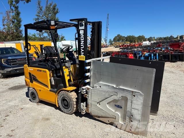 Hyundai 25B-9U Električni viličari