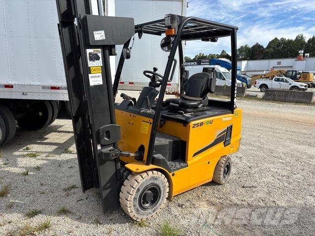 Hyundai 25B-9U Električni viličari