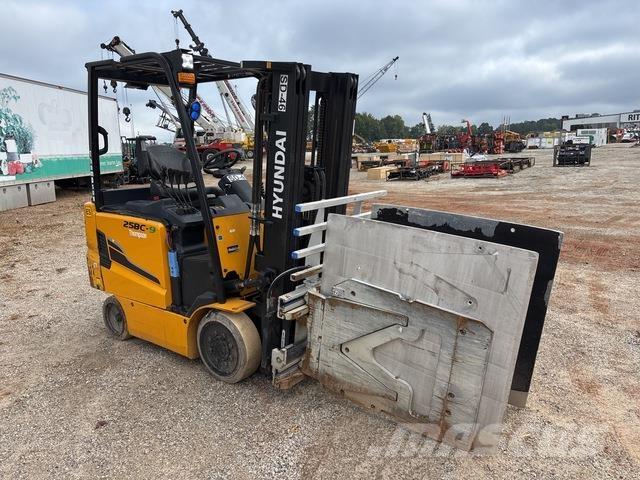 Hyundai 25BC-9 Električni viličari