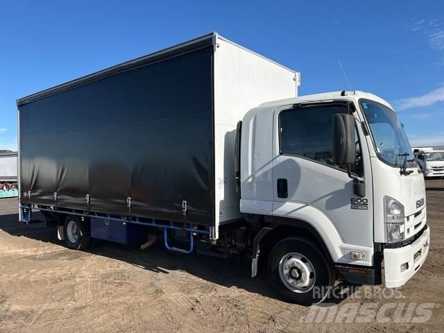 Isuzu FRR 600 Kamioni sa ceradom