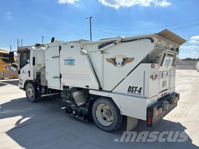 Isuzu NQR Kamioni za čišćenje ulica