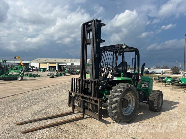 JCB 930 Terenski viličar