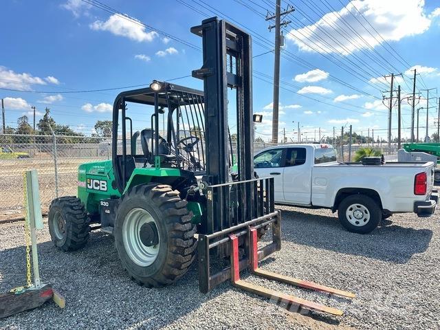 JCB 930 Terenski viličar