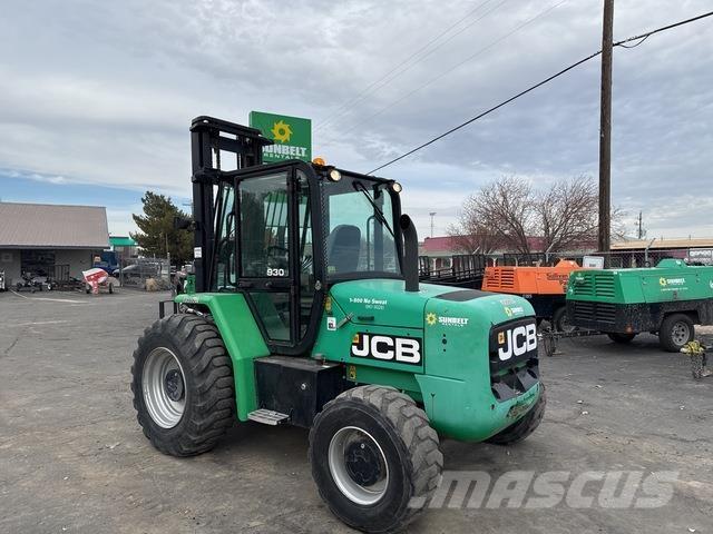 JCB 930 Terenski viličar