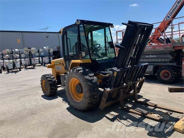 JCB 930-4 Terenski viličar