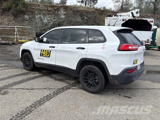 Jeep Cherokee Automobili