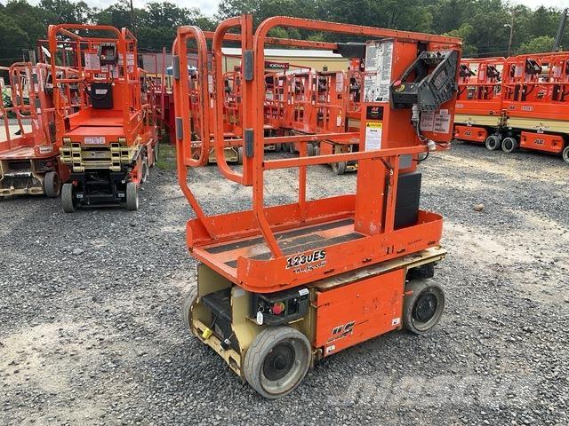 JLG 1230ES Vertikalne radne podizne platforme