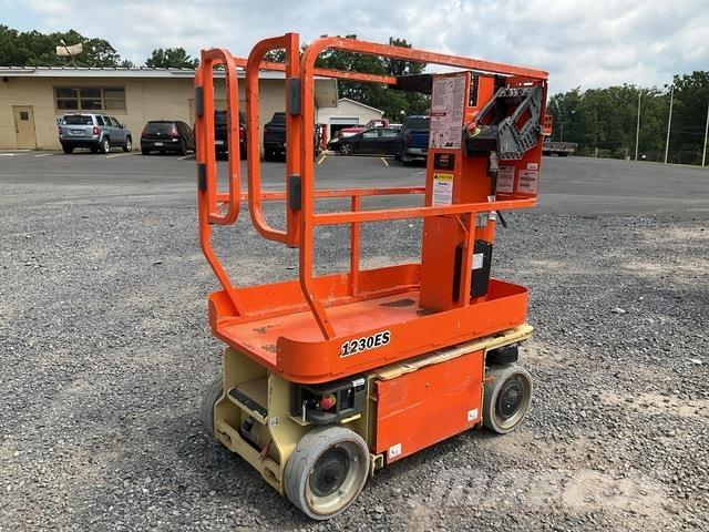 JLG 1230ES Vertikalne radne podizne platforme