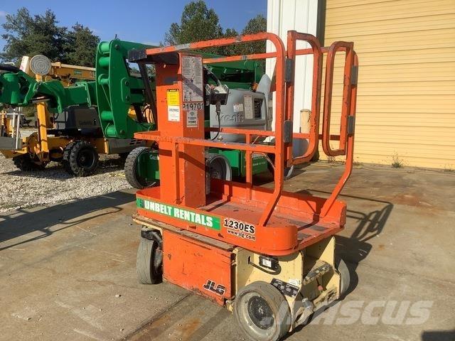 JLG 1230ES Vertikalne radne podizne platforme