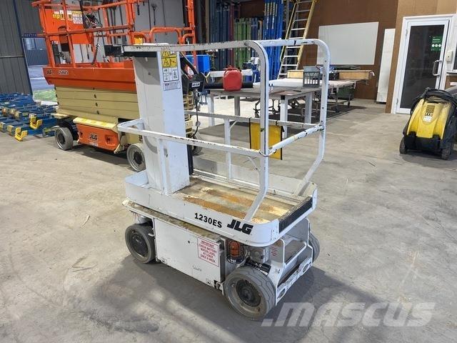 JLG 1230ES Vertikalne radne podizne platforme