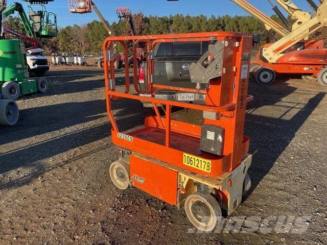 JLG 1230ES Vertikalne radne podizne platforme