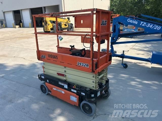 JLG 1932R Škaraste platforme