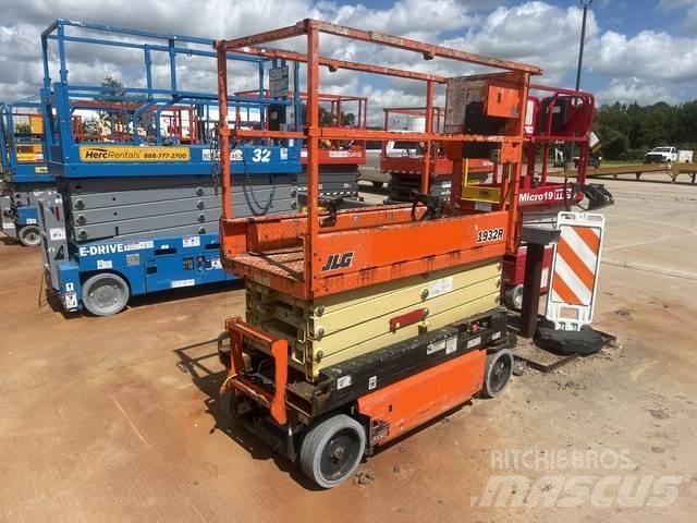JLG 1932R Škaraste platforme