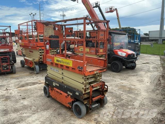 JLG 1932R Škaraste platforme