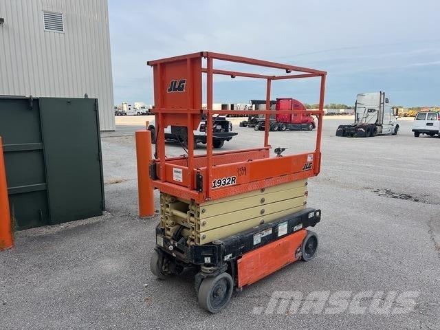 JLG 1932R Škaraste platforme