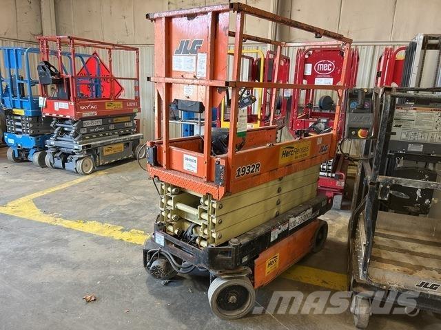 JLG 1932R Škaraste platforme