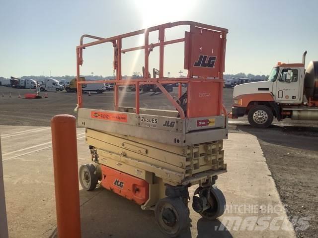 JLG 2030ES Škaraste platforme