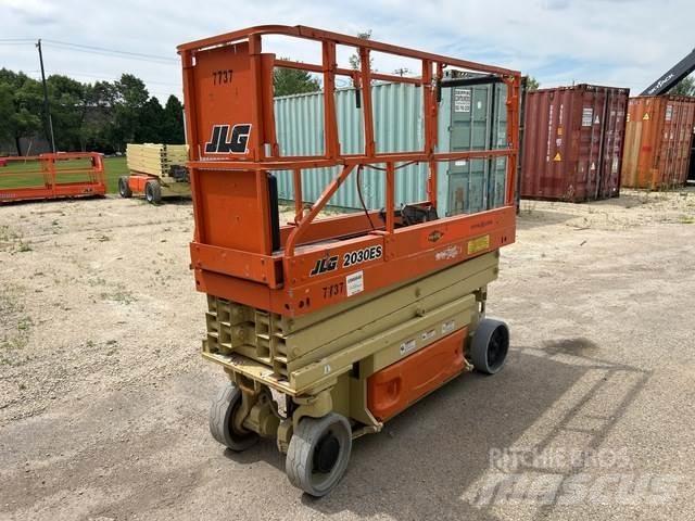 JLG 2030ES Škaraste platforme