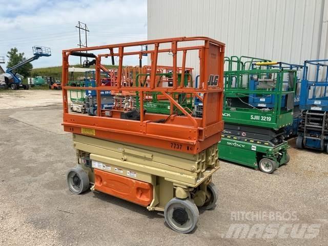 JLG 2030ES Škaraste platforme