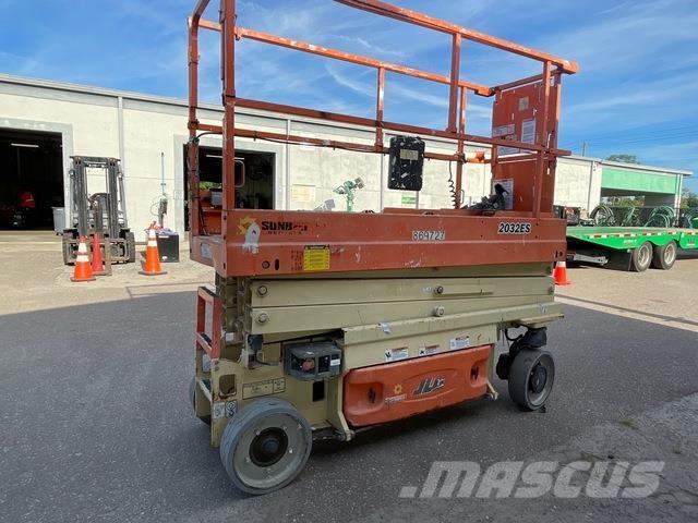 JLG 2032ES Škaraste platforme