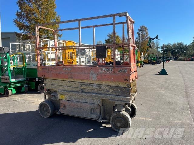 JLG 2032ES Škaraste platforme