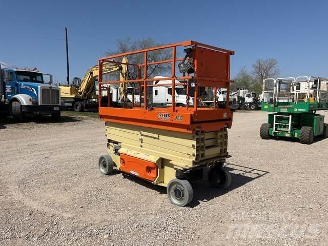 JLG 3246ES Škaraste platforme
