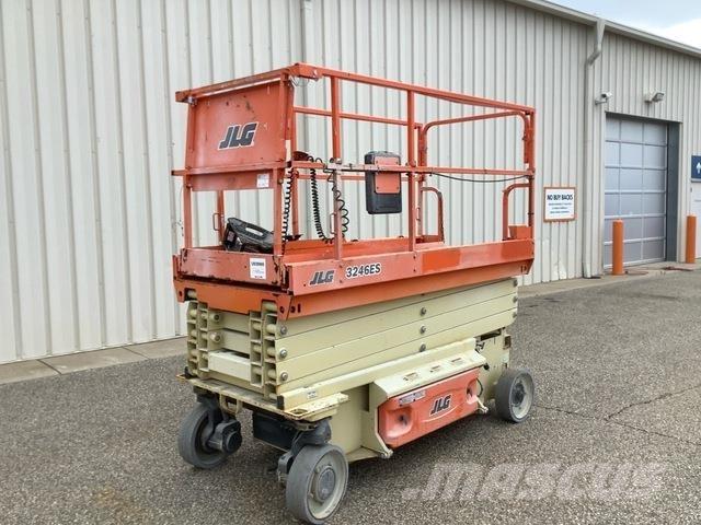 JLG 3246ES Škaraste platforme