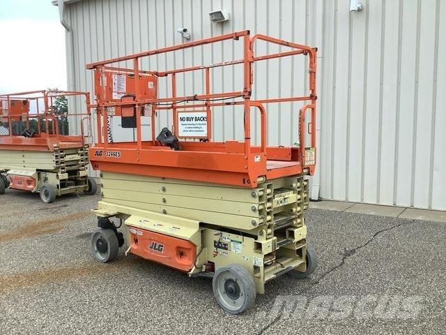 JLG 3246ES Škaraste platforme