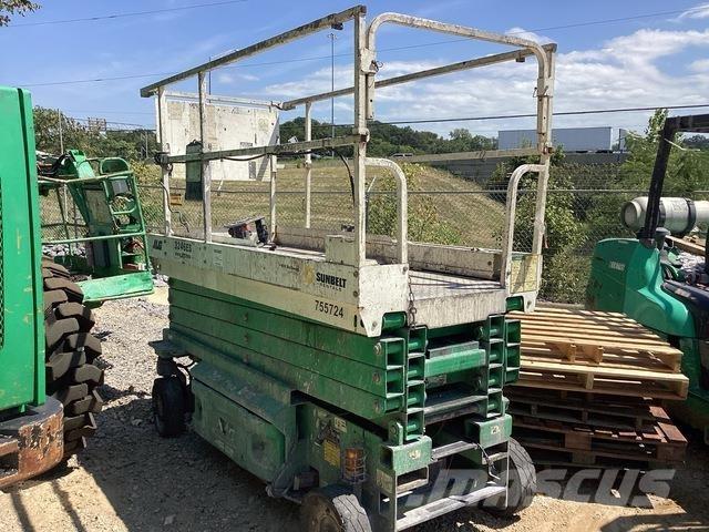 JLG 3246ES Škaraste platforme
