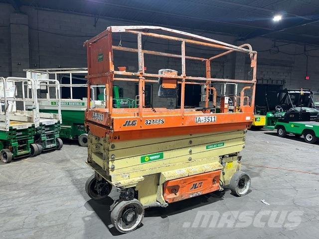 JLG 3246ES Škaraste platforme