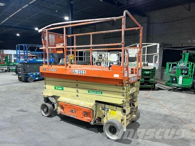 JLG 3246ES Škaraste platforme