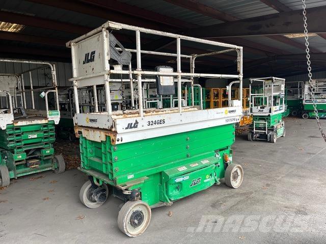 JLG 3246ES Škaraste platforme