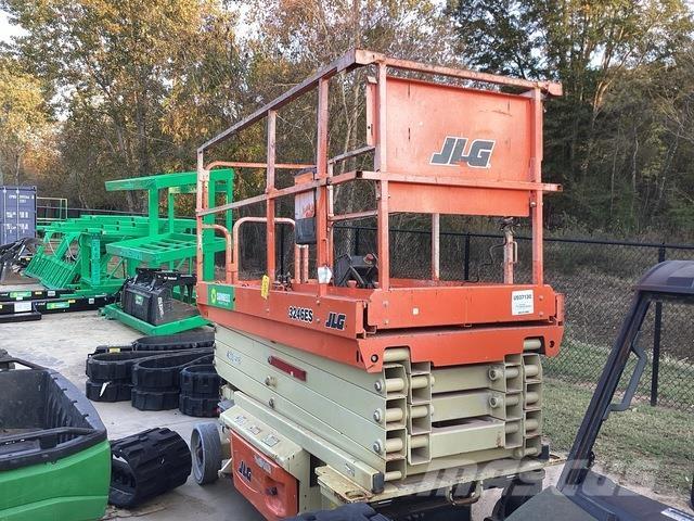 JLG 3246ES Škaraste platforme
