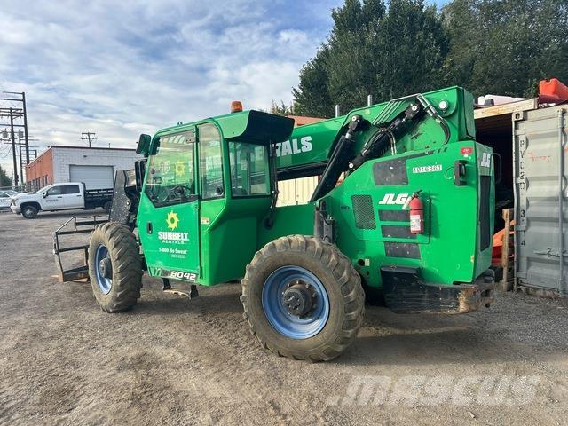 JLG 8042 Teleskopski viličari