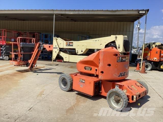 JLG E400AJPN Zglobne podizne platforme
